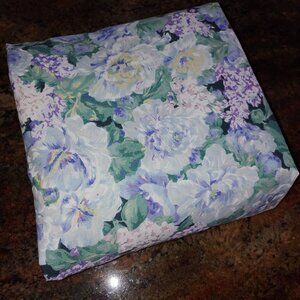 Eileen West Utica Fitted Delphinium Floral Cotton Bed Sheet 9" pockets